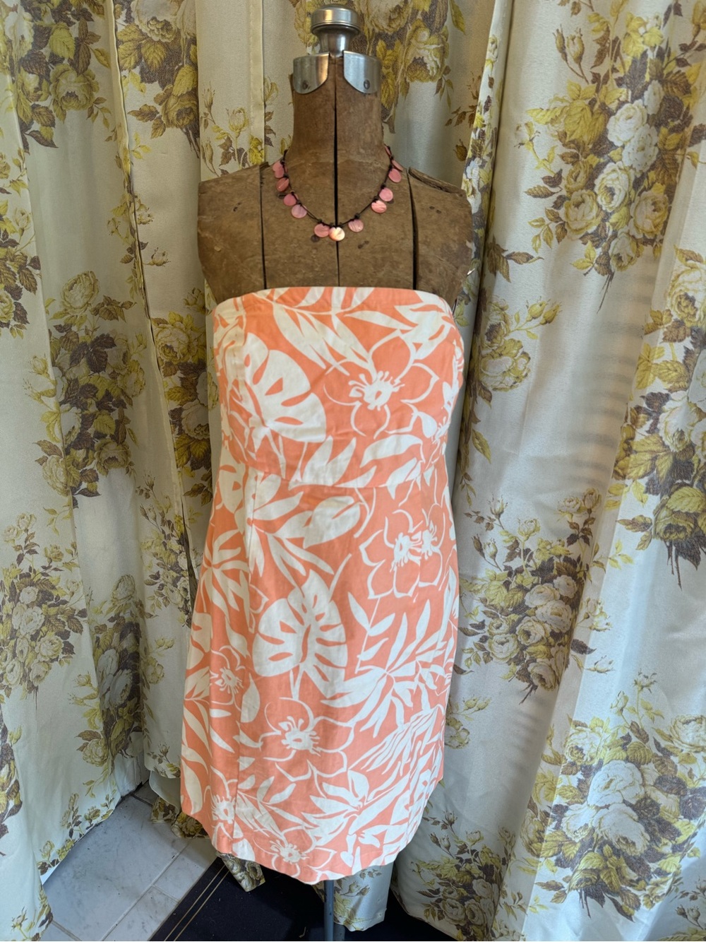 Vineyard Vines Coral and White Strapless Floral Dress